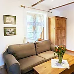Ulanska Zagroda Bed & Breakfast 4*