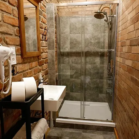 Ulanska Zagroda 住宿加早餐酒店 Czlopa