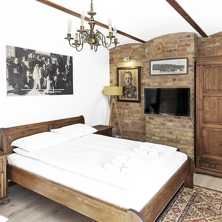 Ulanska Zagroda 住宿加早餐酒店 4*