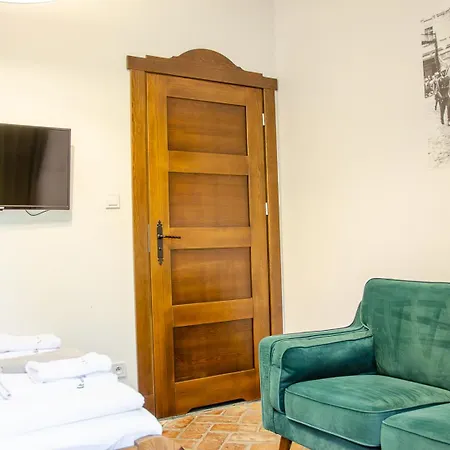 Ulanska Zagroda 4*