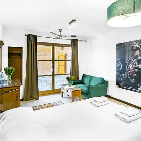 فندق مبيت وإفطار Ulanska Zagroda 4*